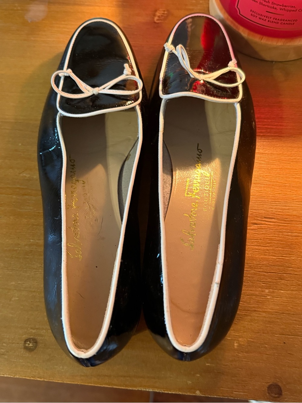 Salvatore Ferragamo Black Patent Leather Ballet Loafers with White Trim Bow 6 - Picture 4 of 9